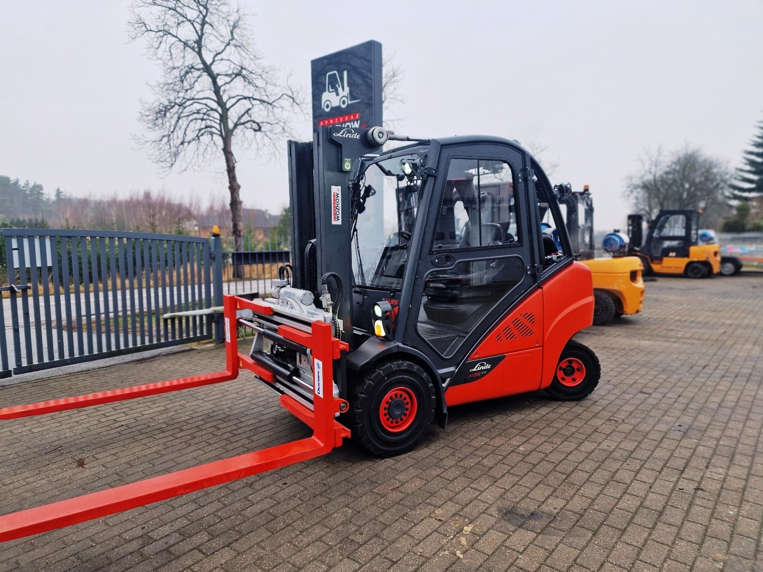 Wózek widłowy LINDE H35T-02