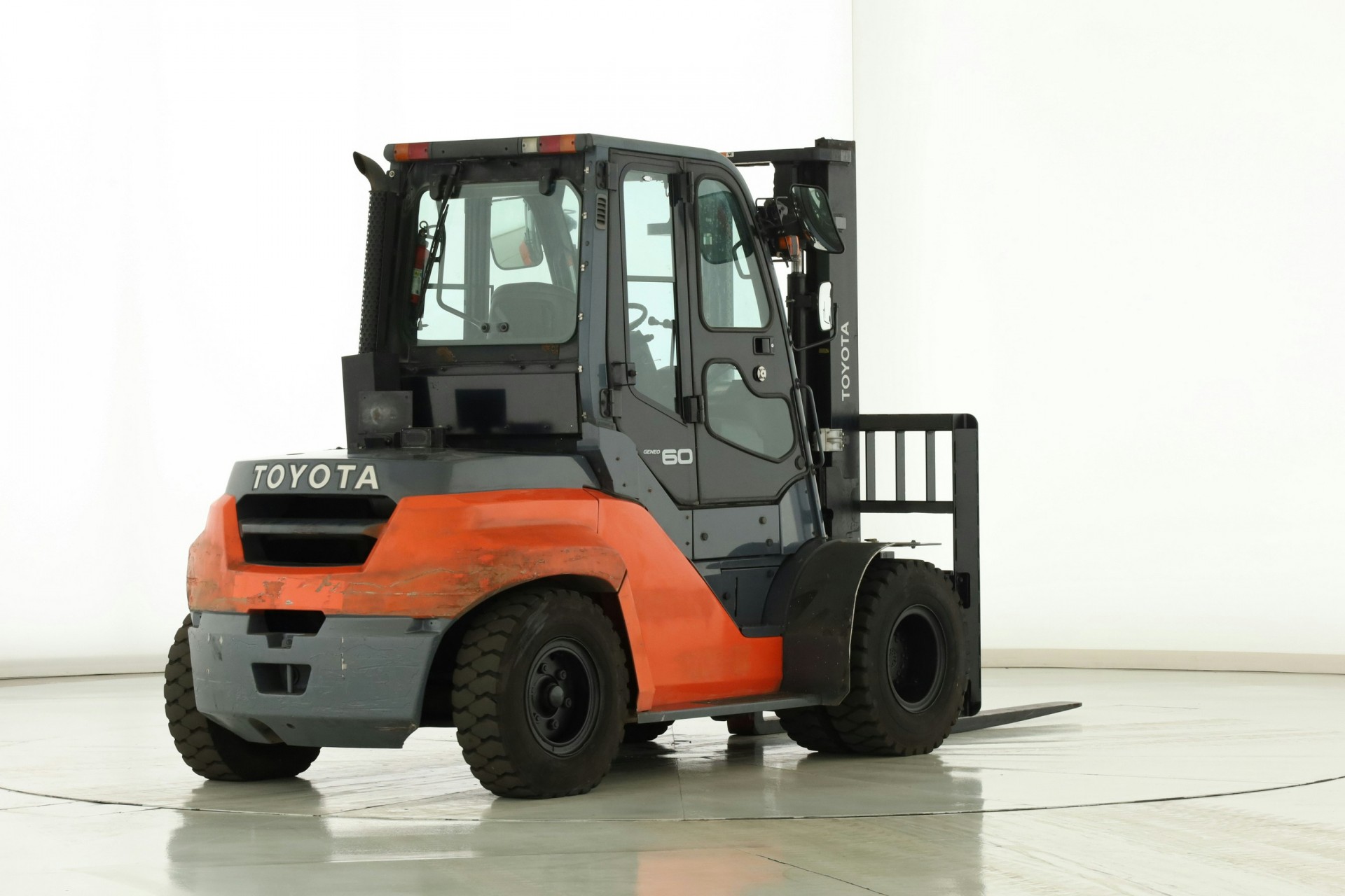 Wózek widłowy TOYOTA 8FD60