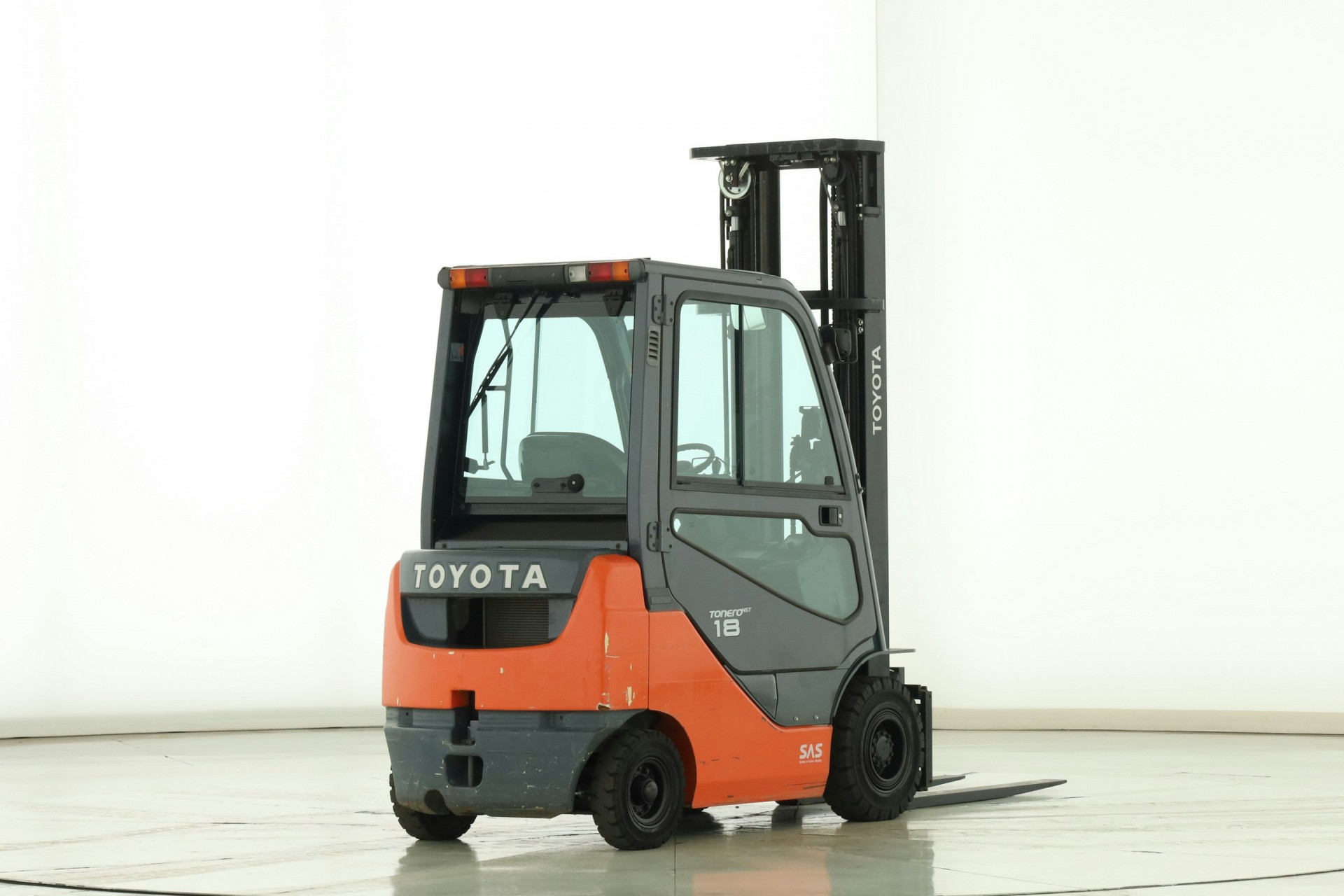 Wózek widłowy TOYOTA 8FD18F