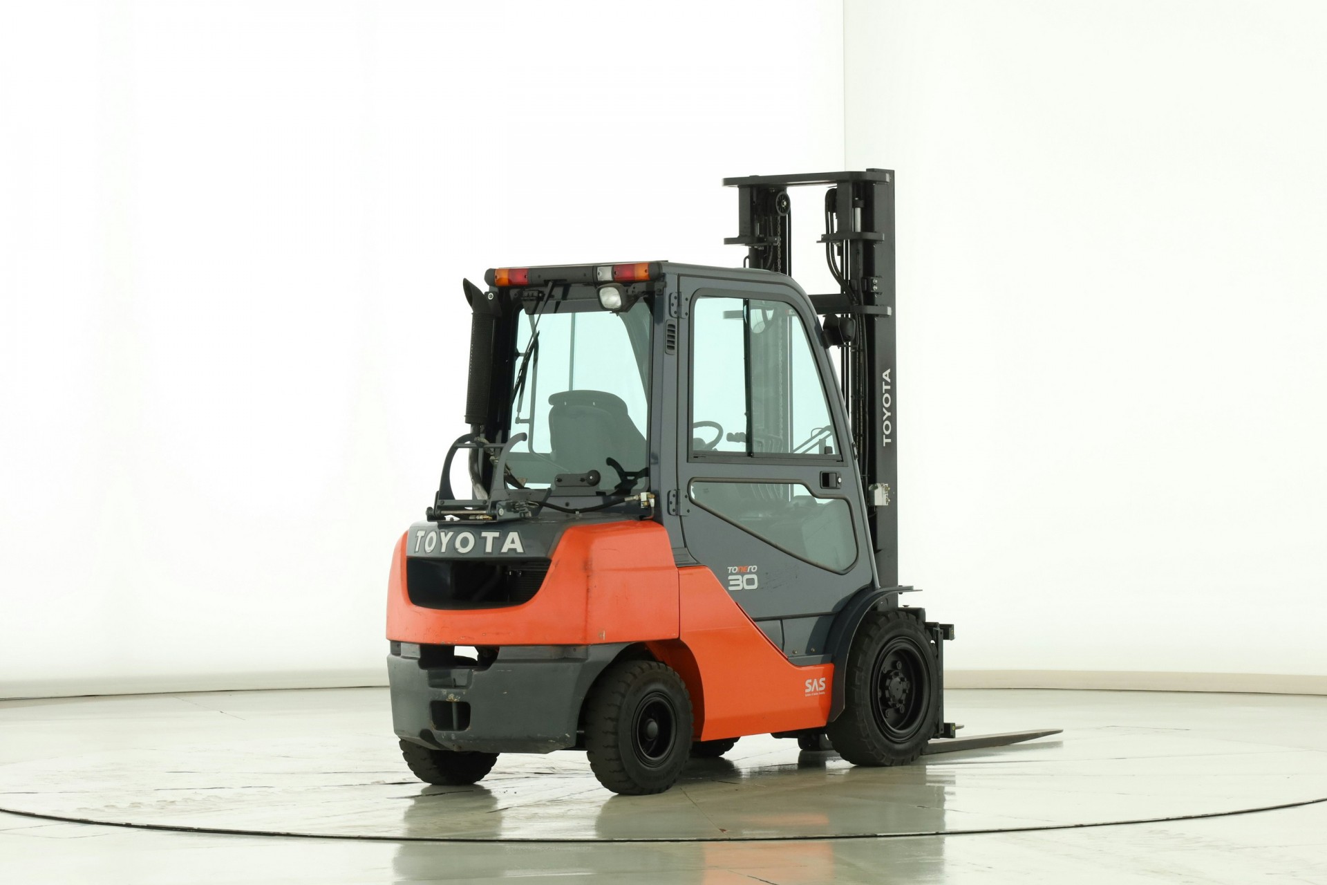 Wózek widłowy TOYOTA 8FGF30