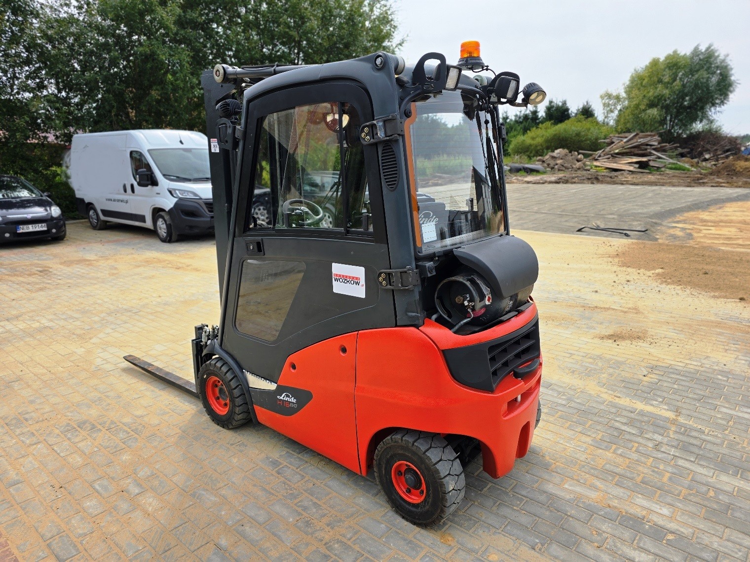 Wózek widłowy LINDE H16T